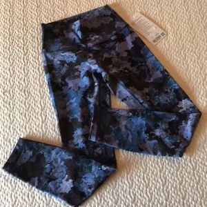 NWT Lululemon crop pants sz 4